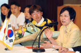 Kawaguchi holds talks with S. Korean students